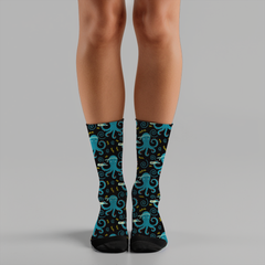 Fun Drunk Octopus Socks Cushioned Crew Socks Blue Octopus Drinking Alcohol Pattern Funny Gift Idea